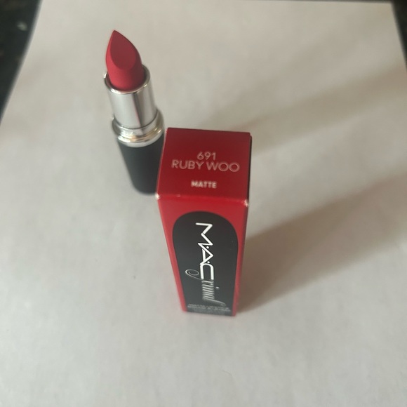 MAC Cosmetics Ruby Woo Matte Lipstick. NWT - Picture 2 of 2